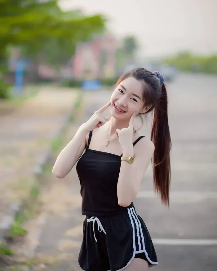 gái xinh cười  37