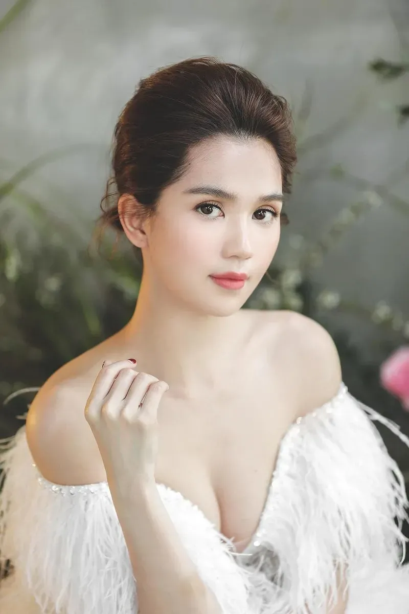 Ngọc Trinh 8