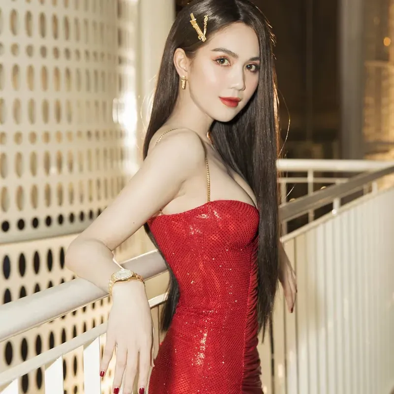 Ngọc Trinh 43