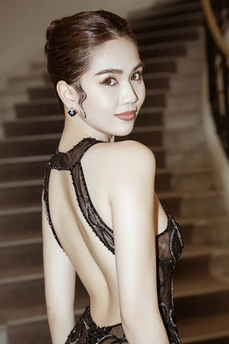 Ngọc Trinh 52