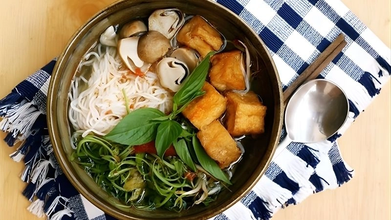 Cách trình bày bát bún hấp dẫn và bắt mắt