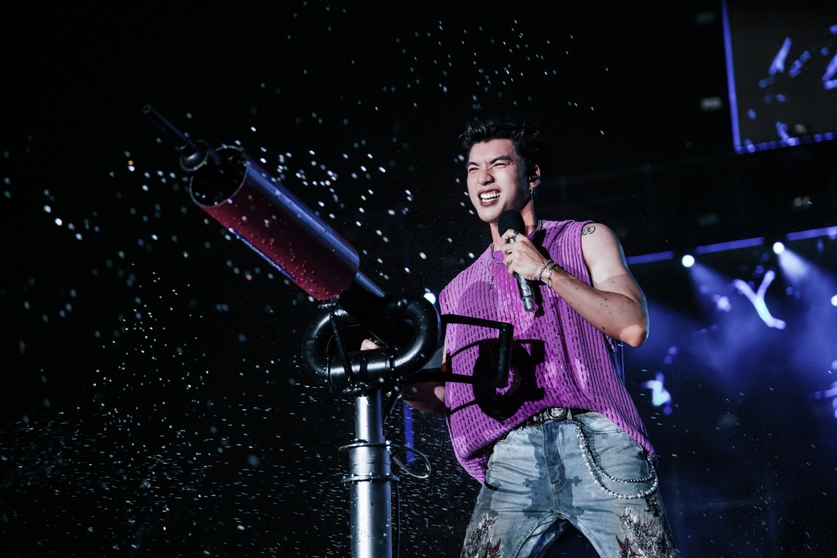 Soi chi tiết Hieuthuhai profile khủng của nam thần làng Rap