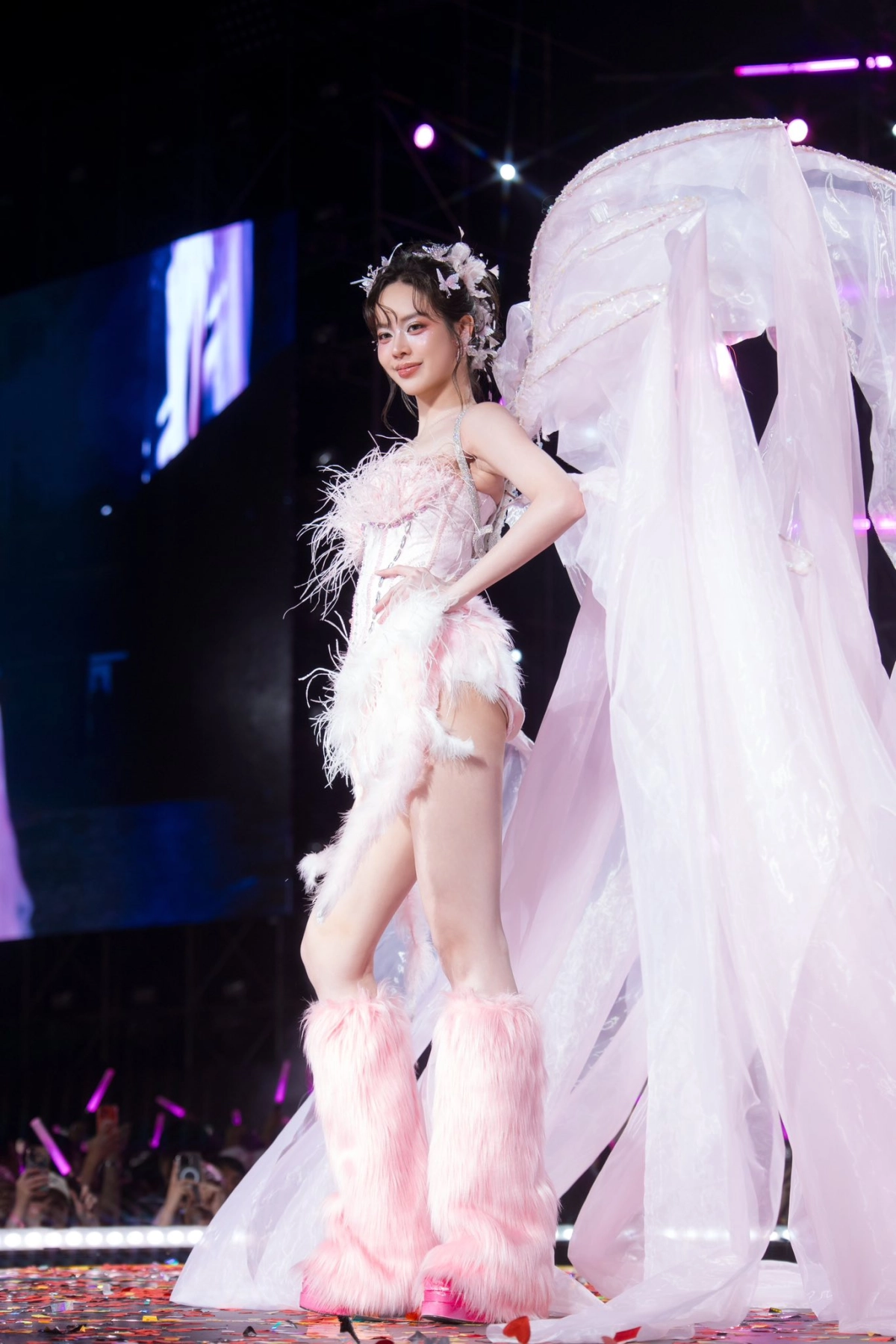 Người kế nhiệm xứng đáng và thuyết phục: Huỳnh Thị Thanh Thủy Hoa hậu Việt Nam 2022