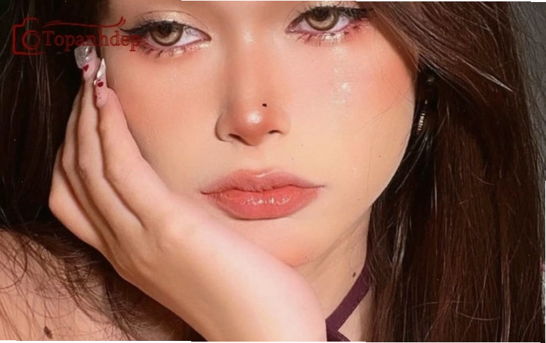 Ảnh gái xinh 2k10 với ánh mắt buồn đầy tâm trạng