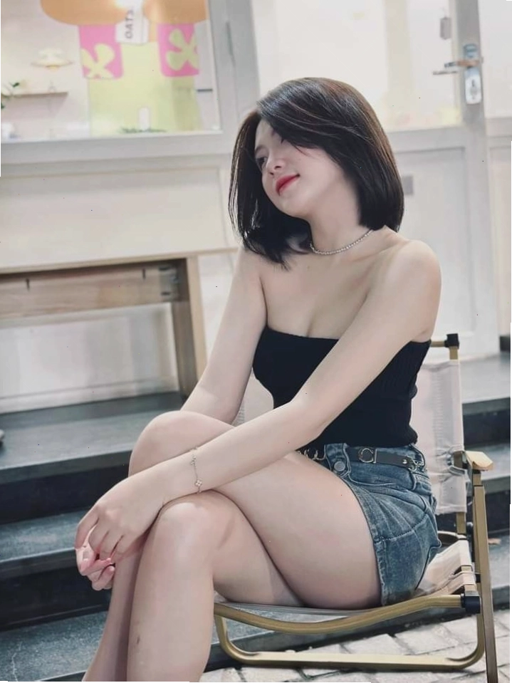 ảnh gái xinh K10 với khuôn mặt trong sáng và nụ cười tươi tắn