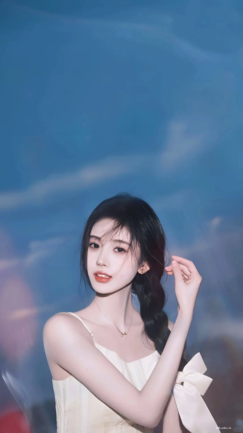 Ảnh girl Trung Quốc cute tự nhiên trong trang phục đời thường