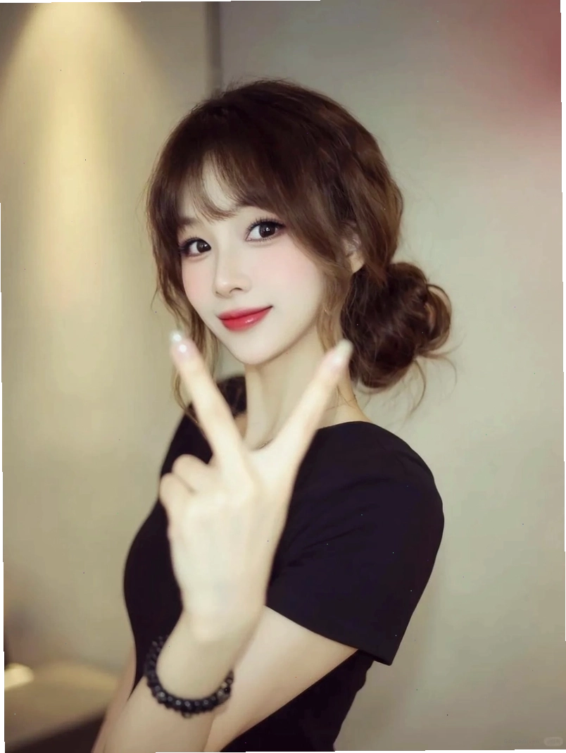 Ảnh girl Trung Quốc dễ thương với trang phục đơn giản