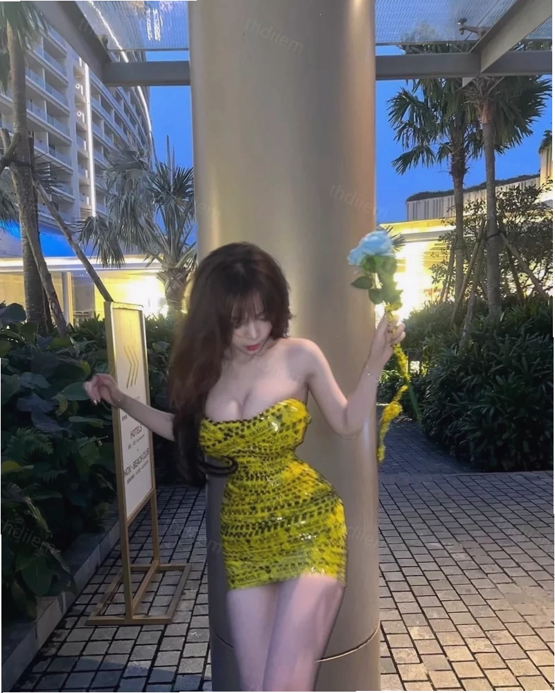 Cô gái xinh múp mang vibe dễ thương, tích cực với nụ cười tươi tắn