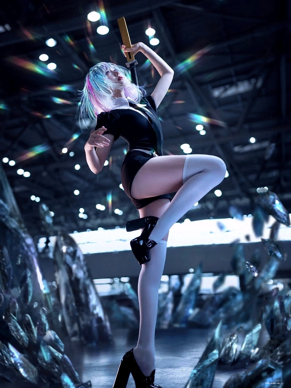Cosplay anime nữ với thần thái cuốn hút và biểu cảm đầy mê hoặc