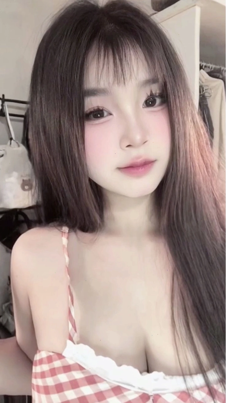 Gái xinh 2k10 với phong cách trẻ trung