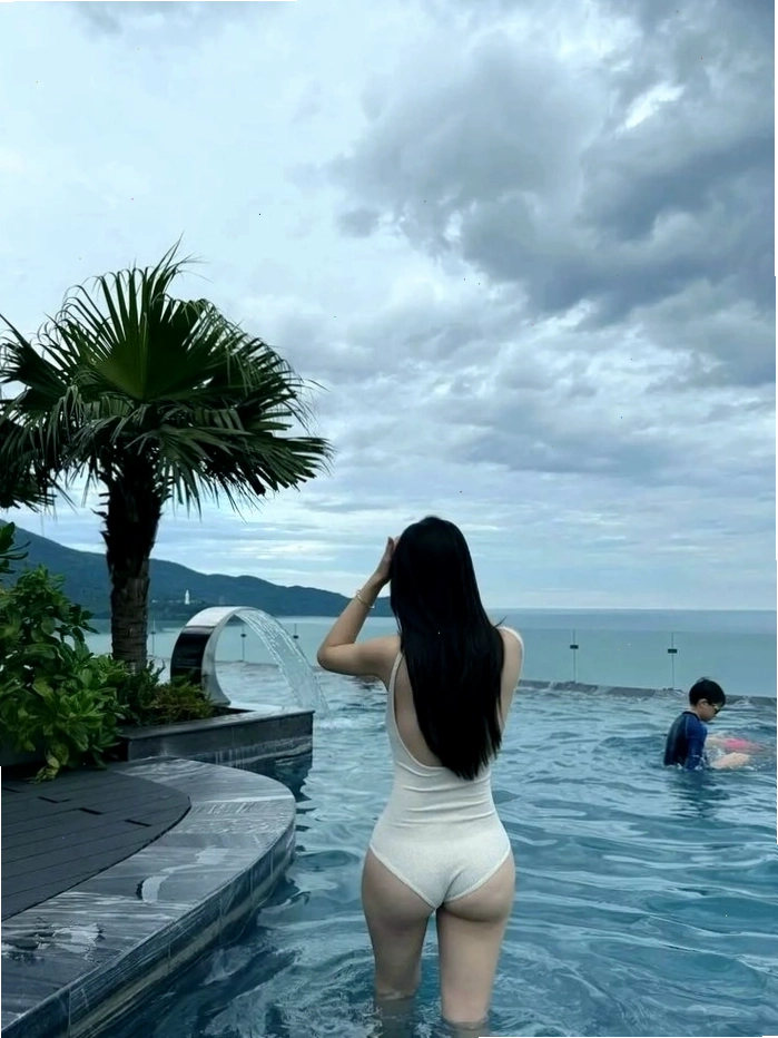 Gái xinh mông to với thần thái nổi bật, phù hợp làm hình nền