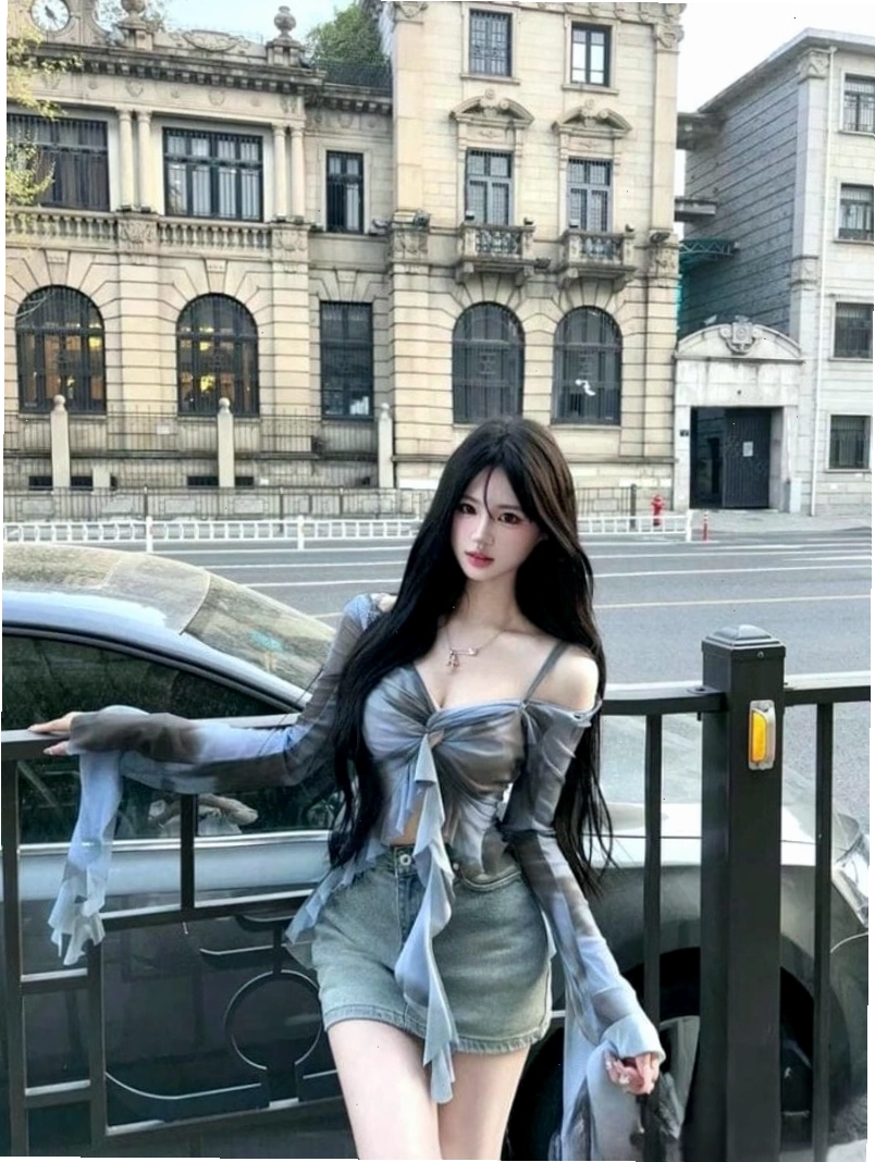 Gái xinh Trung Quốc với phong cách thời trang váy ngắn sành điệu