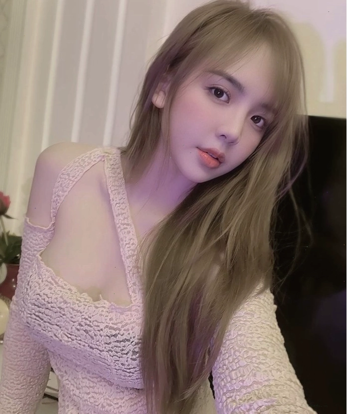 Gái xinh Việt Nam cute với phong thái nhẹ nhàng