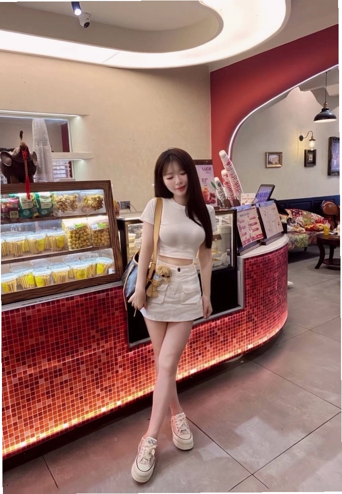 Gái xinh Việt Nam phong cách hiện đại