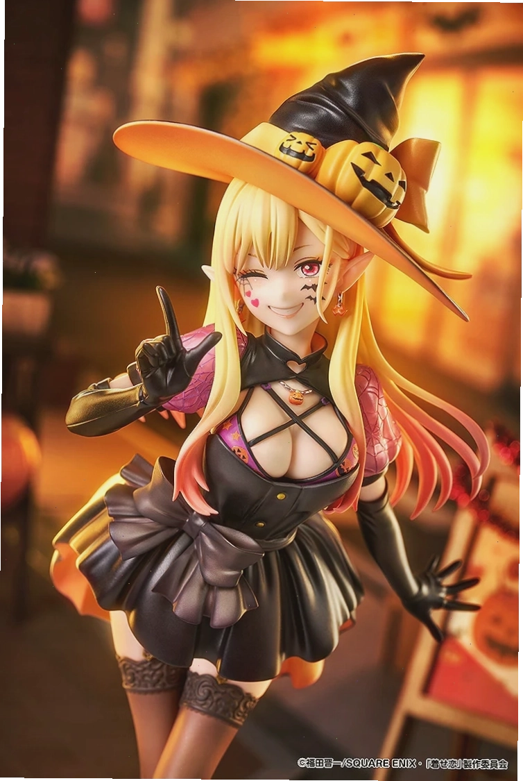 Marin Kitagawa trong trang phục Halloween ấn tượng