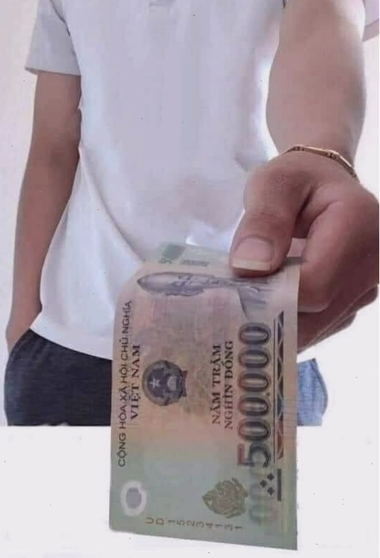 Meme lì xì 500k lòi ra ngoài màn hình