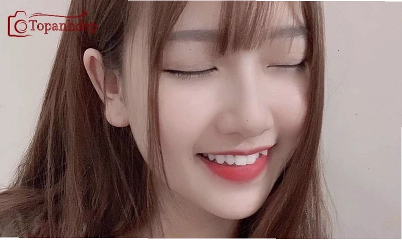 Nụ cười rạng rỡ, tươi tắn của cô gái 2k10