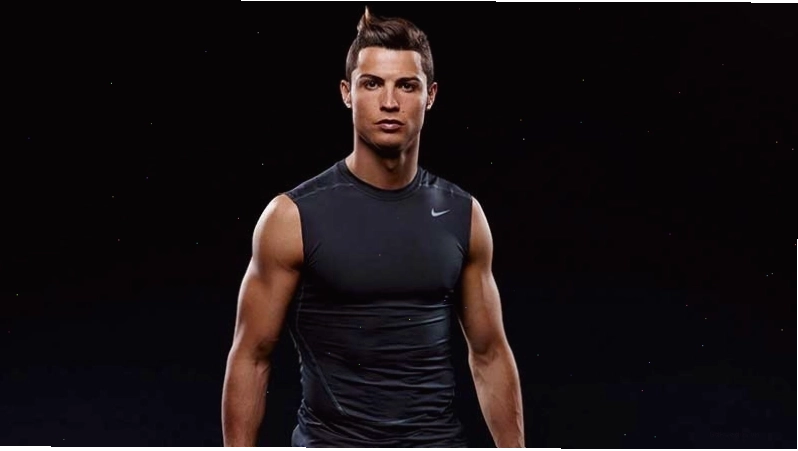Ronaldo 6 múi đầy mạnh mẽ