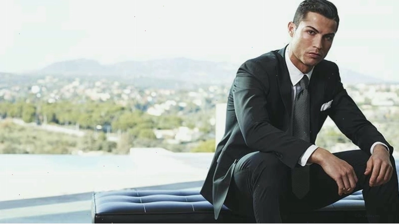 Ronaldo đẹp trai với phong cách lịch lãm ngoài sân cỏ